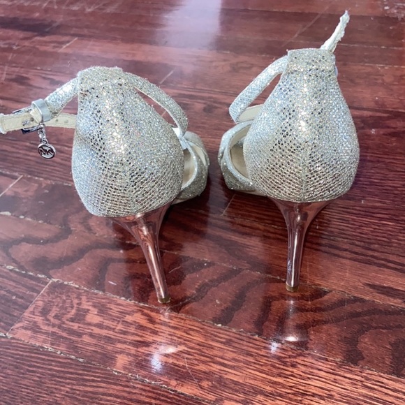 Michael kors shimmery heel - Picture 3 of 6